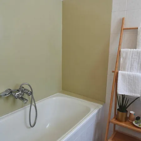 Hoetel U Santa Maria 2* 오므또