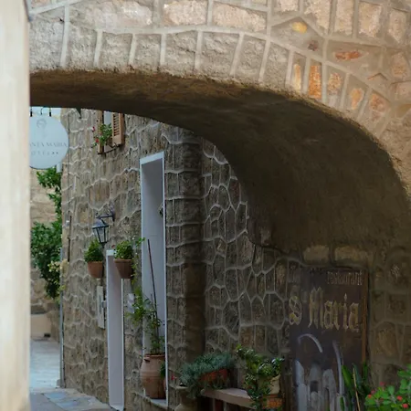 Hotel Hoetel U Santa Maria 2*